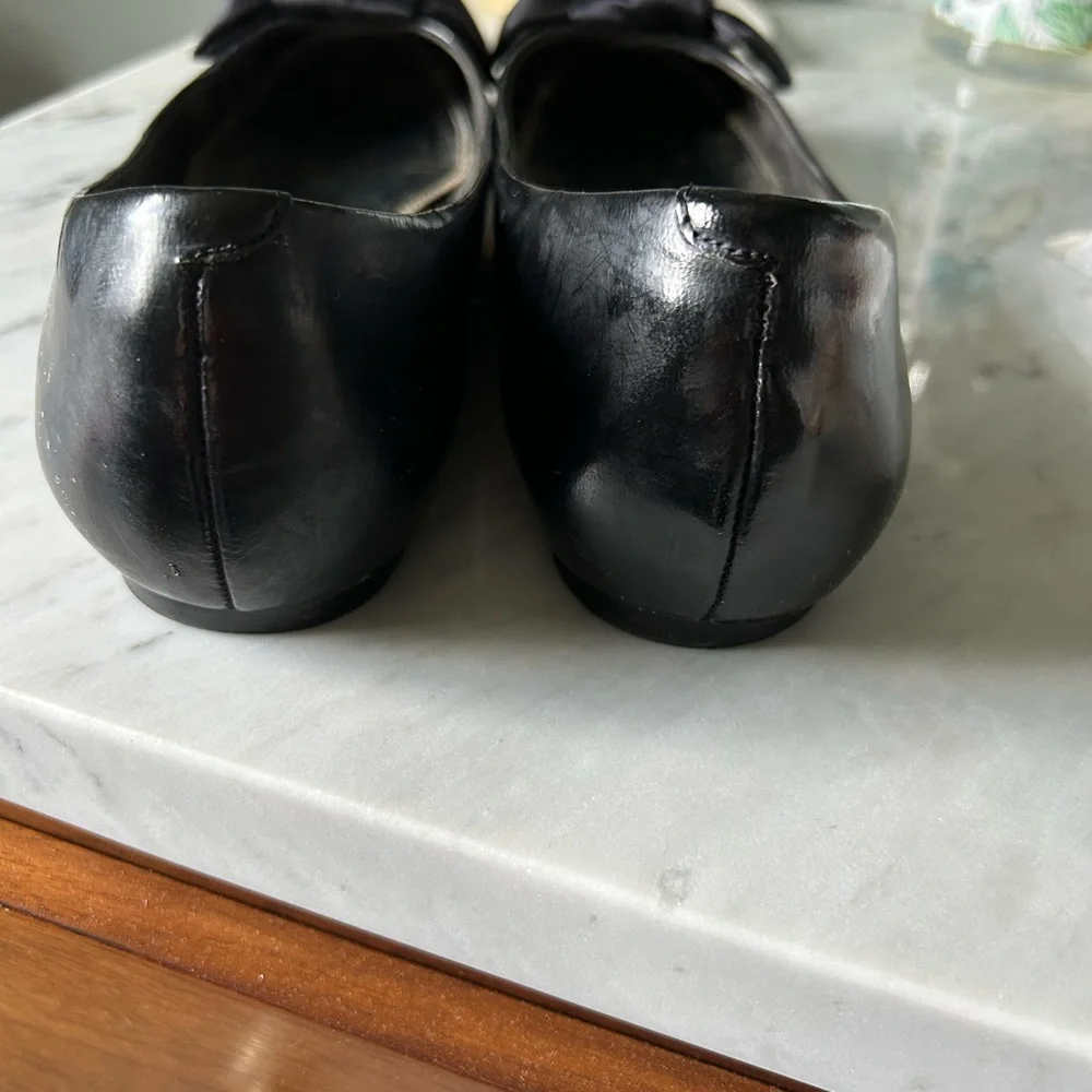 White House Black Market Women's Black and White Ballet Flats